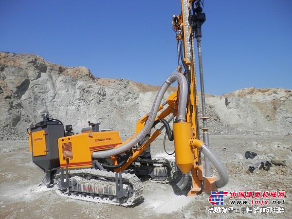 鉆機、履帶液壓潛孔鉆、礦山設備、吸塵、爆破設備_潛孔鉆機_樁工機械_整機供應_整機平臺_中國路面機械網